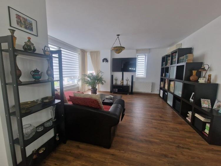 Apartament cu 3 camere decomandat în Cotroceni