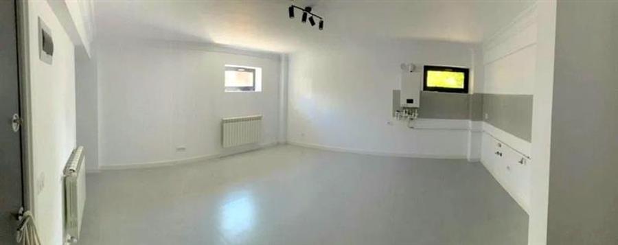 Garsonieră decomandată în Cug
