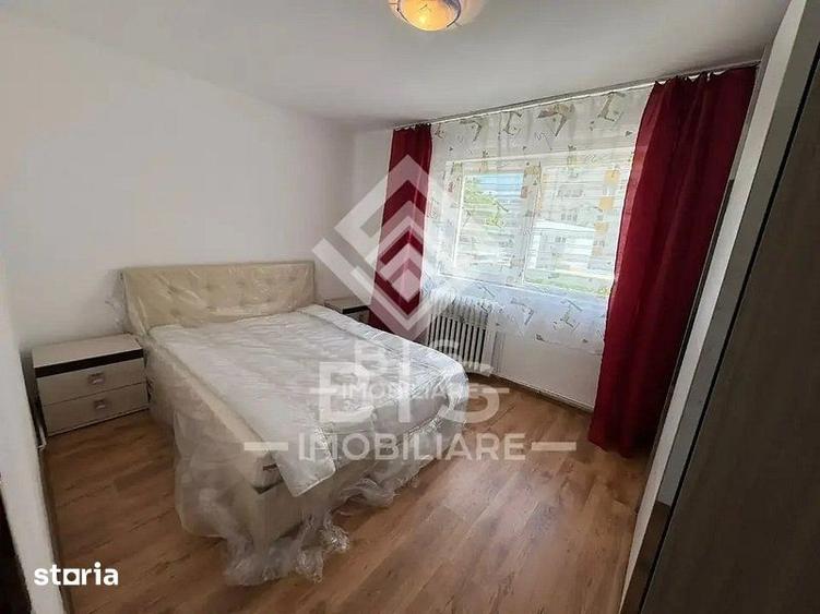 Apartament cu 3 camere semidecomandat în Nord
