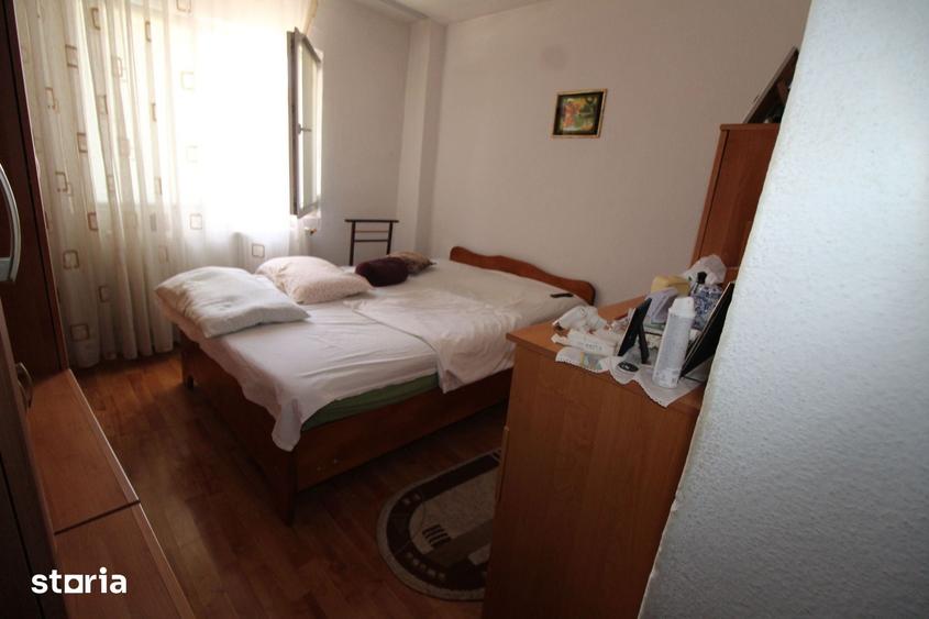 Apartament cu 3 camere în 9 Mai