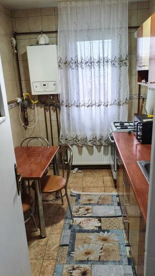 Apartament cu 3 camere decomandat în Exterior Vest