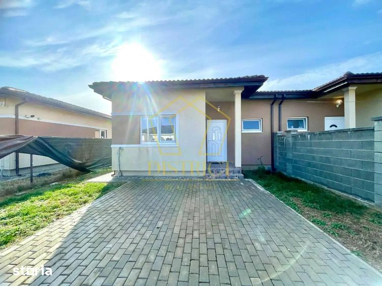 Casă cu 3 camere cu Teren 330 Mp în Moșnița Nouă