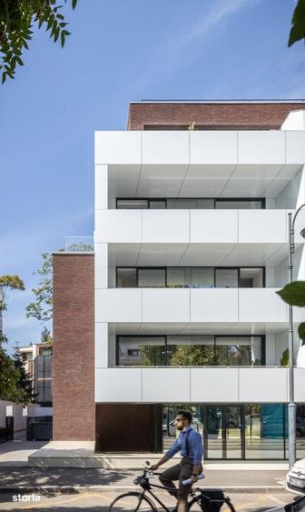 Apartament cu 4 camere decomandat, mobilat în Dorobanți