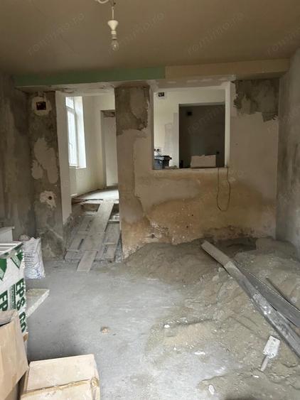 Casă cu 6 camere cu Teren 200 Mp în Odobescu
