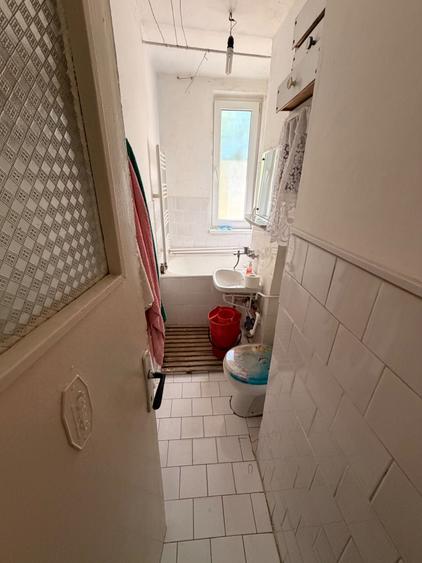 Apartament cu 3 camere semidecomandat în Micro 19