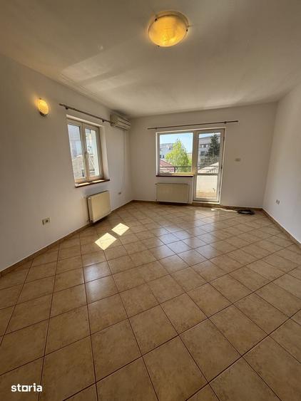 Apartament cu 4 camere decomandat în Herăstrău