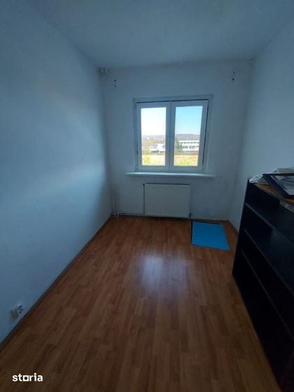 Apartament cu 3 camere în Calea București