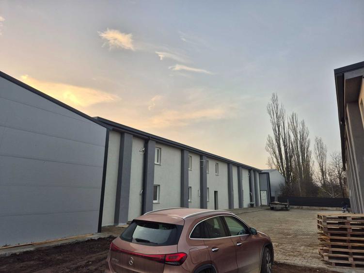 Spațiu comercial, de 1,300 mp, în Săvinești
