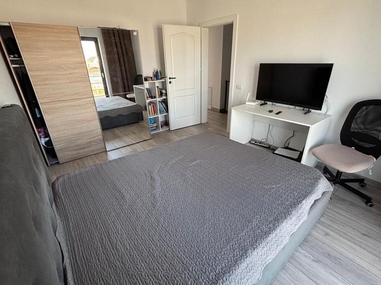 Casă cu 4 camere cu Teren 300 Mp în Tărlungeni