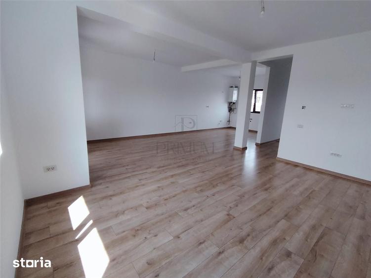 Casă cu 4 camere decomandat cu Teren 300 Mp în Moșnița Veche