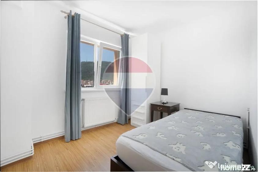 Apartament cu 4 camere decomandat în Răcădău