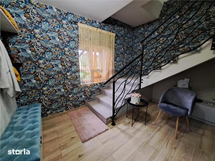 Casă cu 8 camere cu Teren 500 Mp în Central