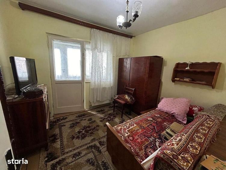 De vanzare apartament 3 camere, 2 bai, balcon, etj 1,pe Bd Roman Musat - 2