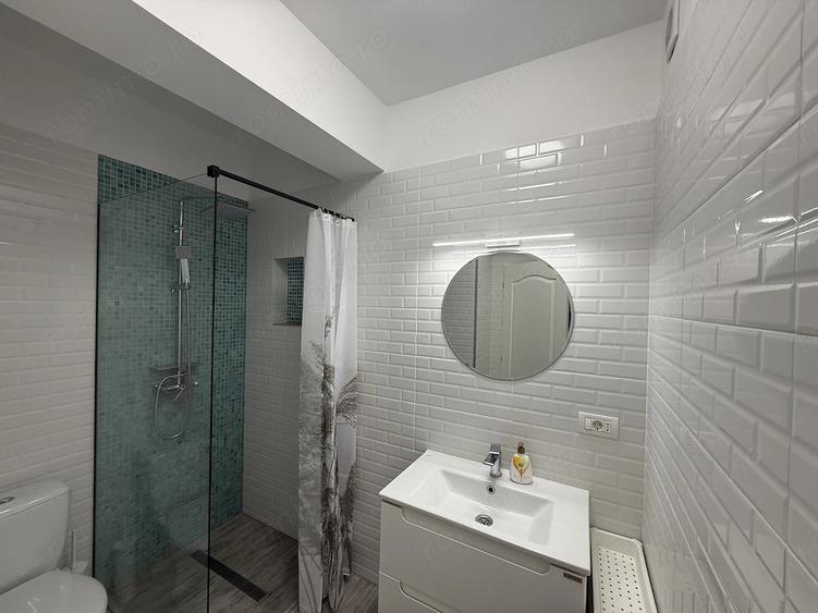 Apartament cu 3 camere decomandat în Alfa