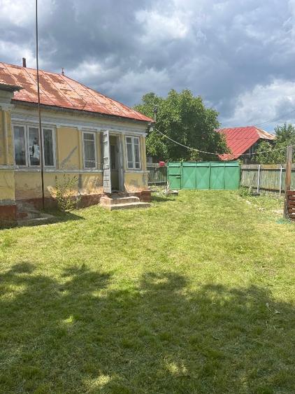 Casă individuală cu 3 camere cu Teren 1000 Mp în Străoane