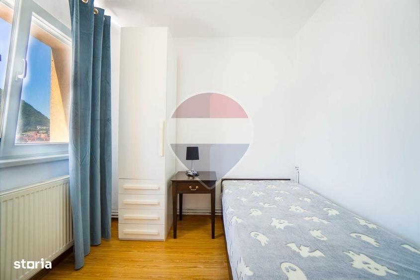 Apartament cu 4 camere decomandat în Răcădău