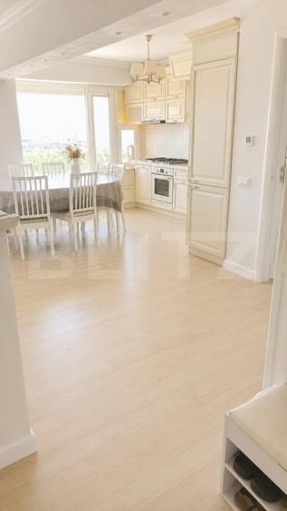 Apartament cu 4 camere decomandat, mobilat în Ultracentral