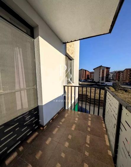 Apartament cu 3 camere semidecomandat, mobilat în Florești