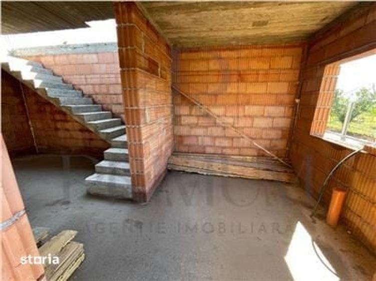 Casă cu 4 camere cu Teren 250 Mp în Central