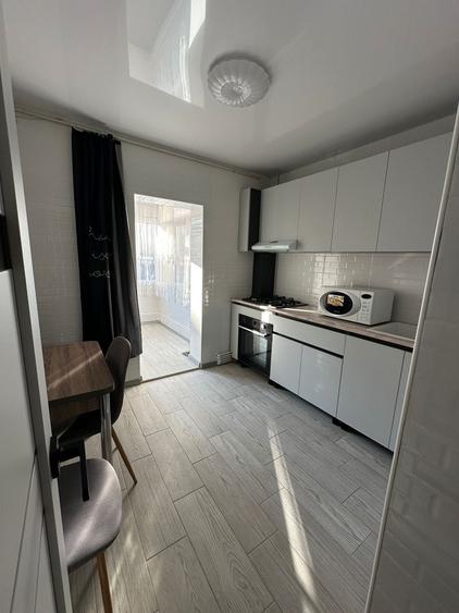 Apartament cu 2 camere decomandat în Piața Centrală