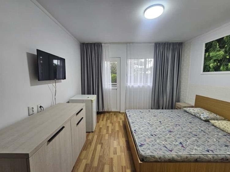 Casă individuală cu 18 camere cu Canalizare în Central