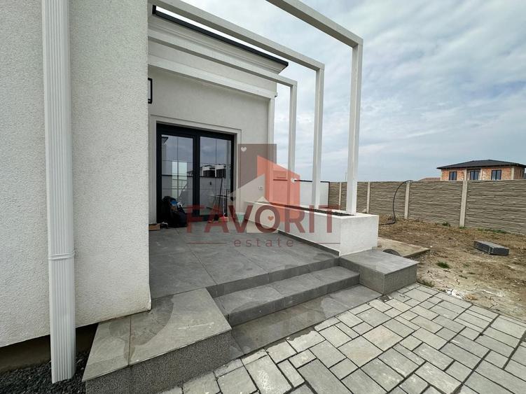 Duplex cu 4 camere cu Canalizare în Săcălaz