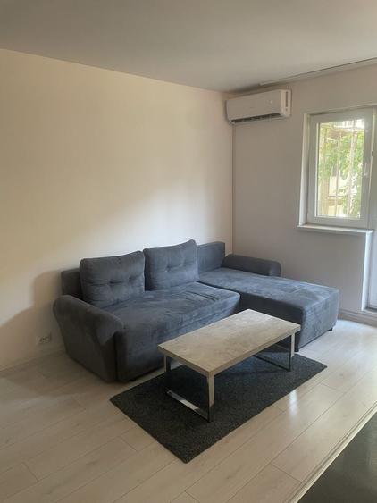 Apartament cu 3 camere decomandat în Nufărul