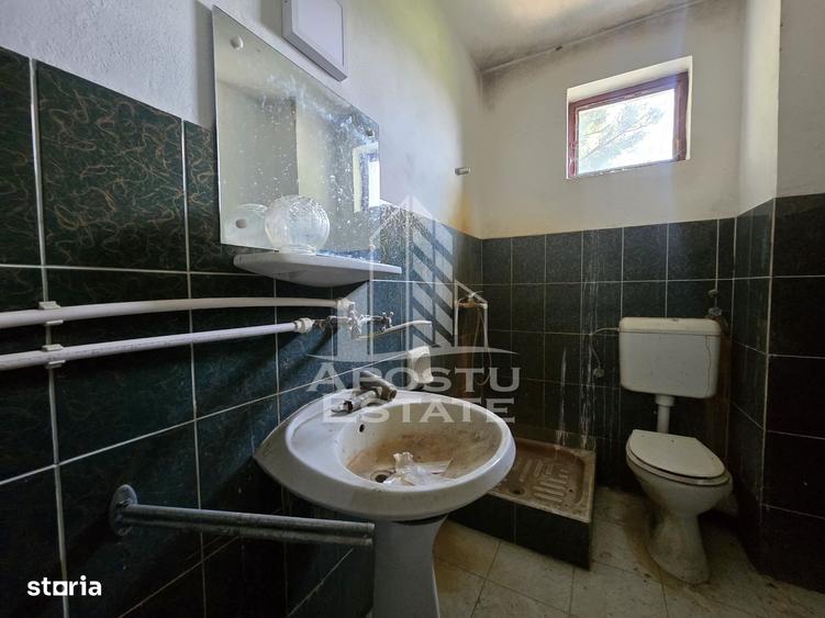 Casă cu 4 camere în Central