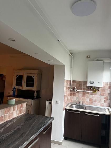 Apartament cu 3 camere decomandat în Careiului
