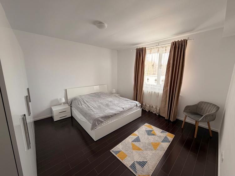 Apartament cu 4 camere decomandat în Balotești