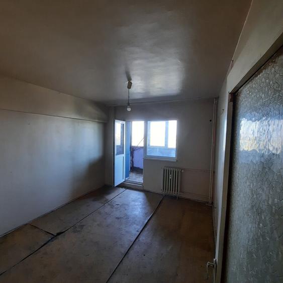 Apartament cu 3 camere decomandat în Colentina
