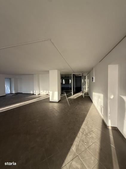 Spațiu comercial, de 140 mp, în 1 Mai