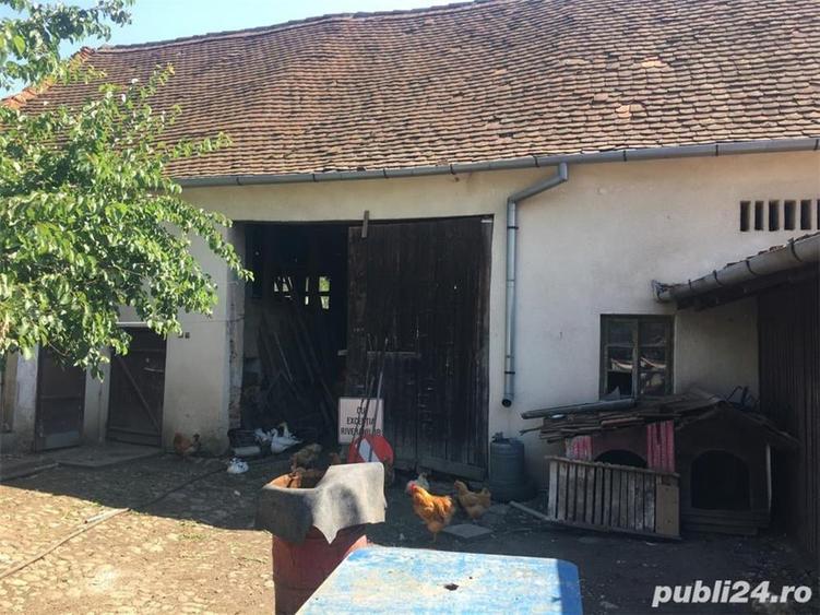 Casă cu 6 camere cu Teren 3444 Mp în Căstău