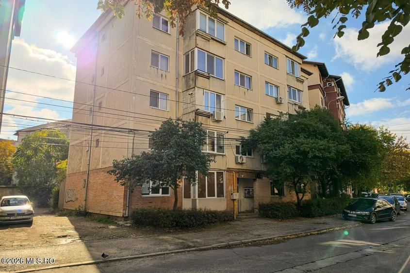 Apartament cu 2 camere decomandat, mobilat în Aradului