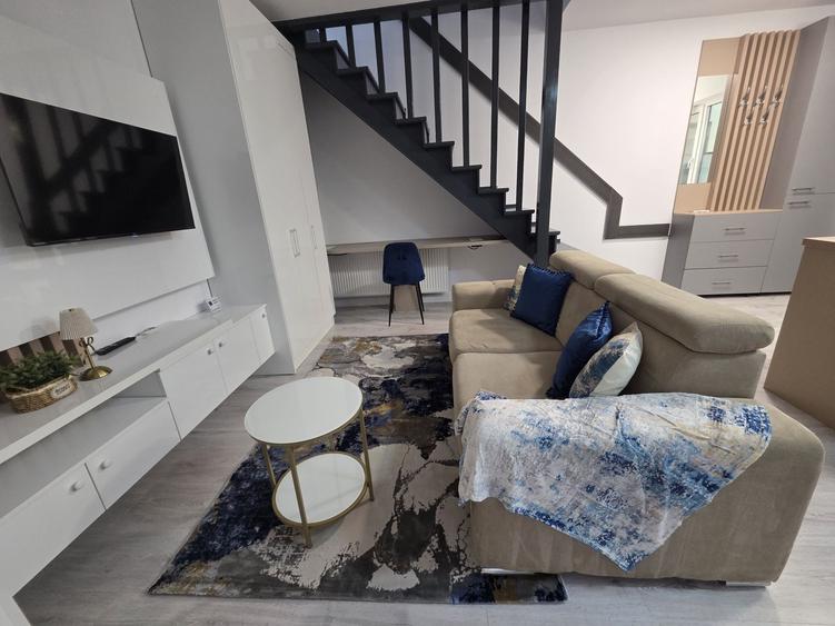 Apartament cu 3 camere decomandat în Exterior Vest
