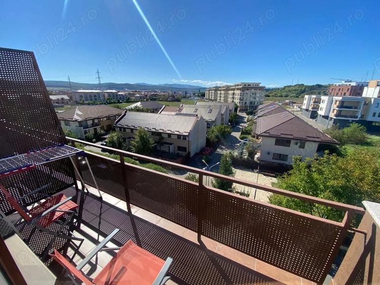 Apartament cu 3 camere semidecomandat în Florești