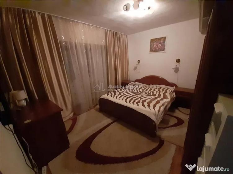 Apartament cu 3 camere decomandat în Central