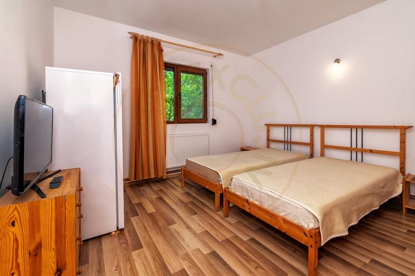Casă individuală cu 3 camere cu Garaj în Corbi