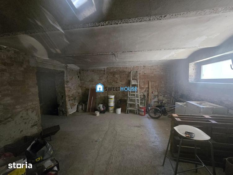 Casă cu 4 camere cu Teren 300 Mp în Central