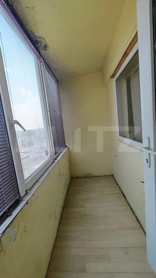 Apartament cu 3 camere,decomandat, zona Nufarul - 11