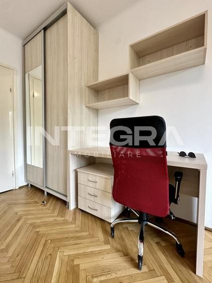 Apartament cu 3 camere decomandat, mobilat în Central