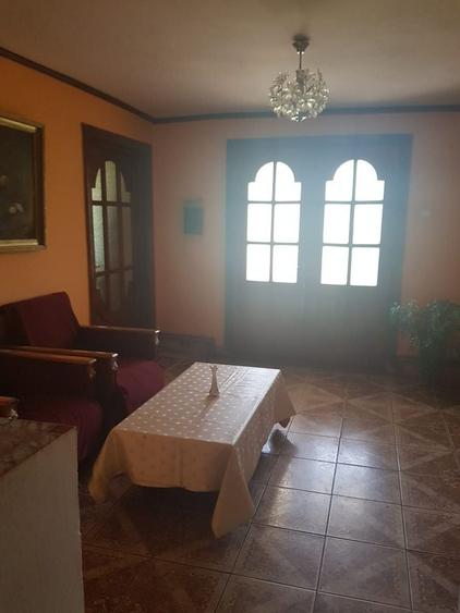 Casă cu 3 camere în Central