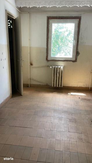 Apartament cu 2 camere decomandat în Republicii