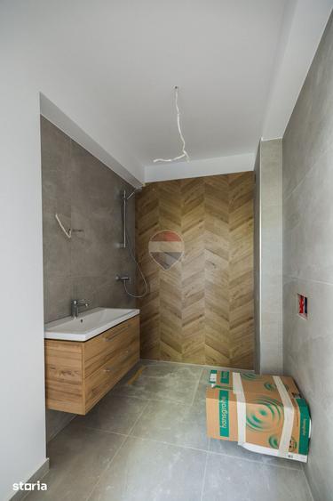 Apartament cu 3 camere în Tractorul