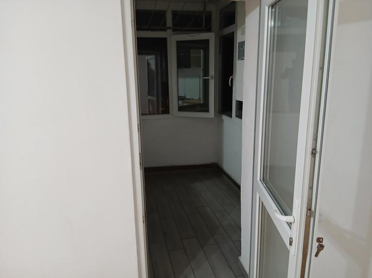 Apartament cu 2 camere decomandat în Nicolina