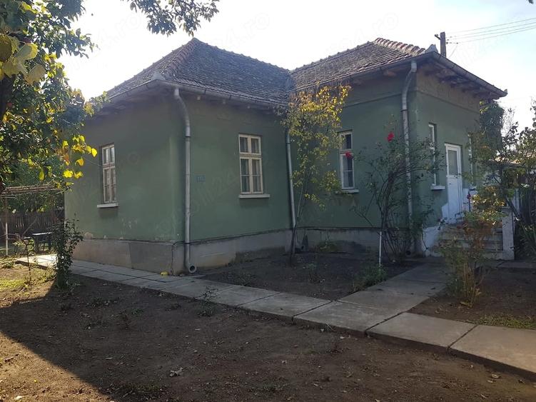 Casă cu 6 camere cu Teren 2800 Mp în Afumați