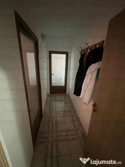 Apartament cu 3 camere decomandat în Bartolomeu