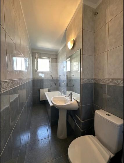 Garsonieră decomandată în Baba Novac