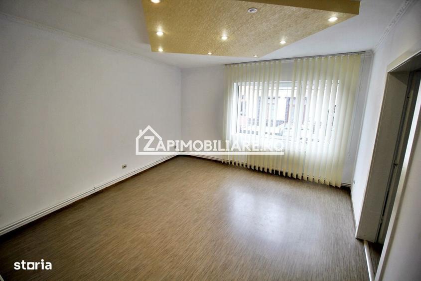 Spațiu comercial, de 100 mp, în Central
