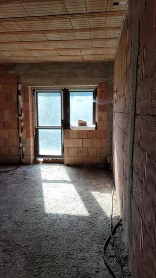 Casă cu Teren 2290 Mp în Gârleni